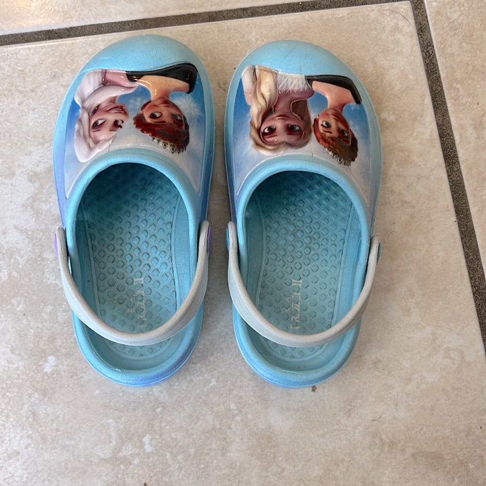 Crocs - Picture 3 of 4